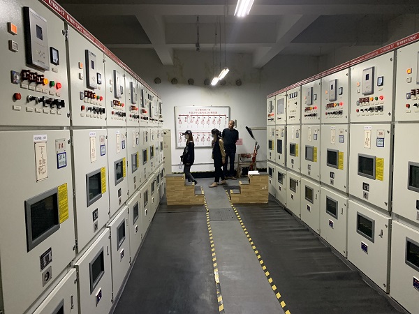 設備間的裝備終于全齊了